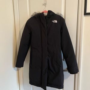 The North Face Women’s Arctic Parka in Black/Size small